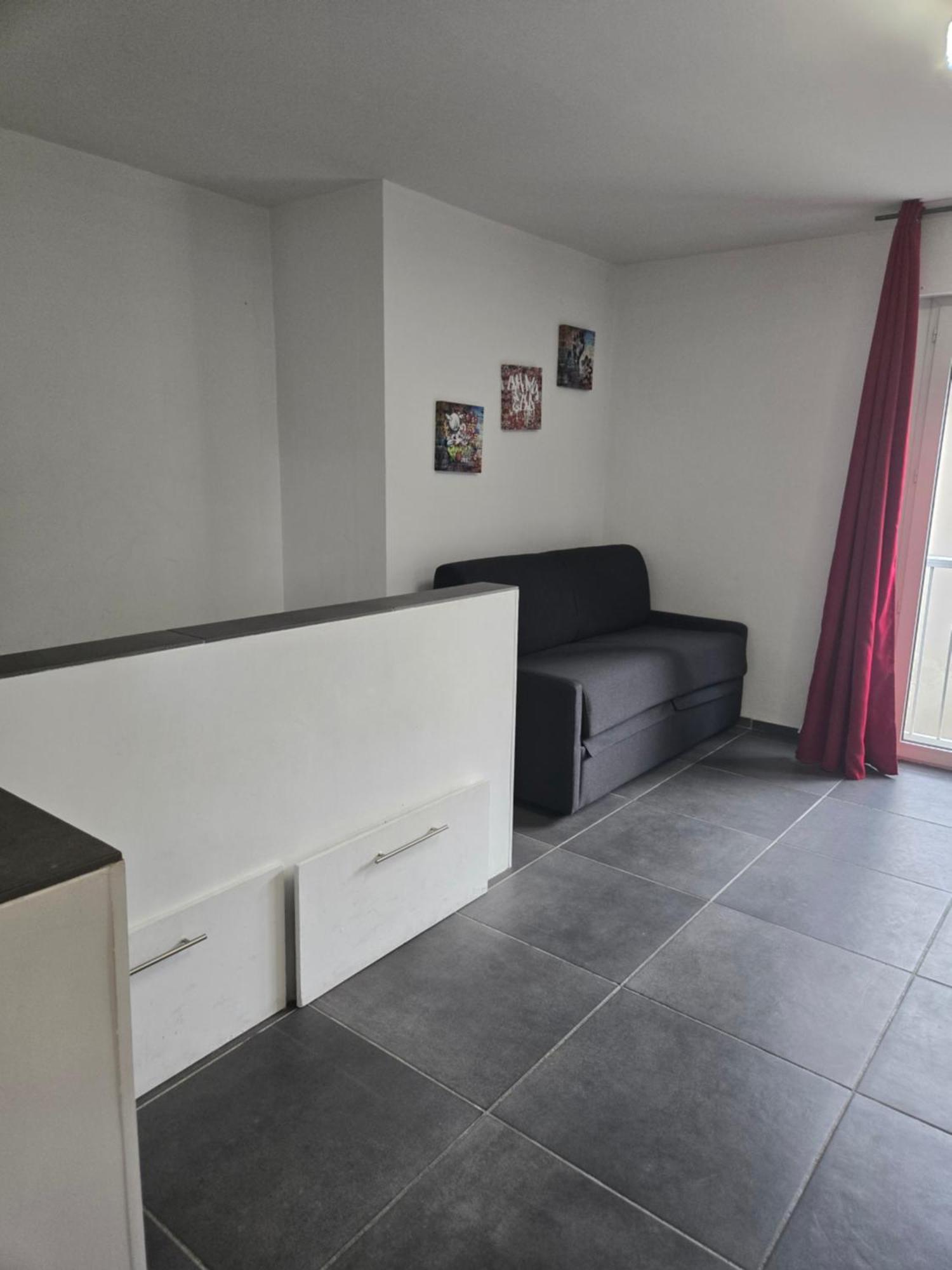 Au Calme Rive Droite Apartment